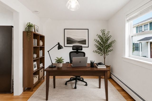 77 Holden St, Worcester, MA 01605