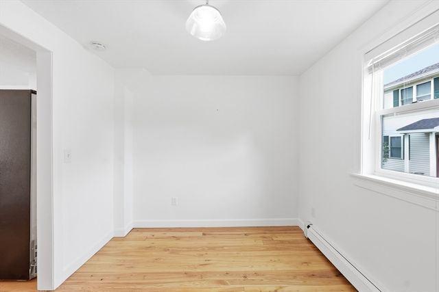 77 Holden St, Worcester, MA 01605