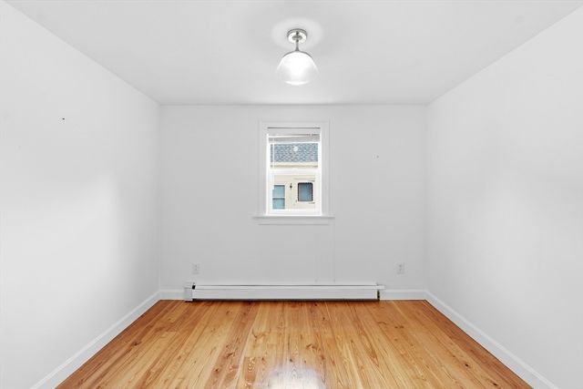 77 Holden St, Worcester, MA 01605