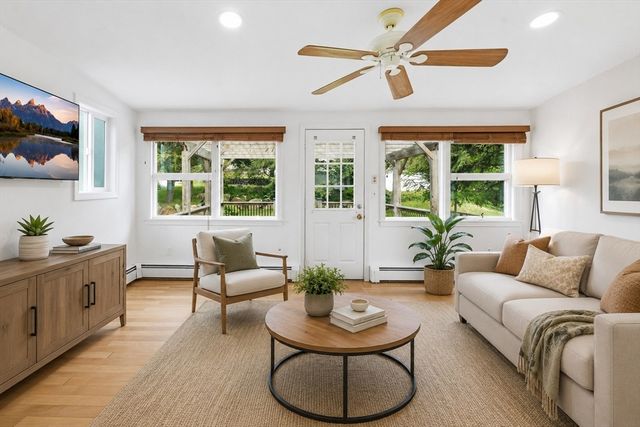 77 Holden St, Worcester, MA 01605