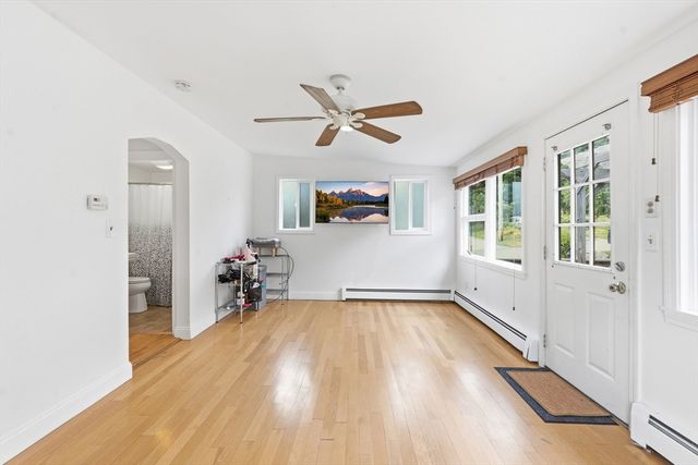 77 Holden St, Worcester, MA 01605
