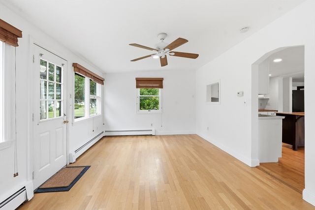 77 Holden St, Worcester, MA 01605