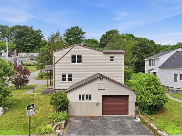 77 Holden St, Worcester, MA 01605