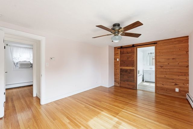 77 Holden St, Worcester, MA 01605