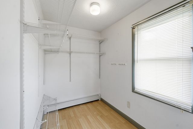77 Holden St, Worcester, MA 01605
