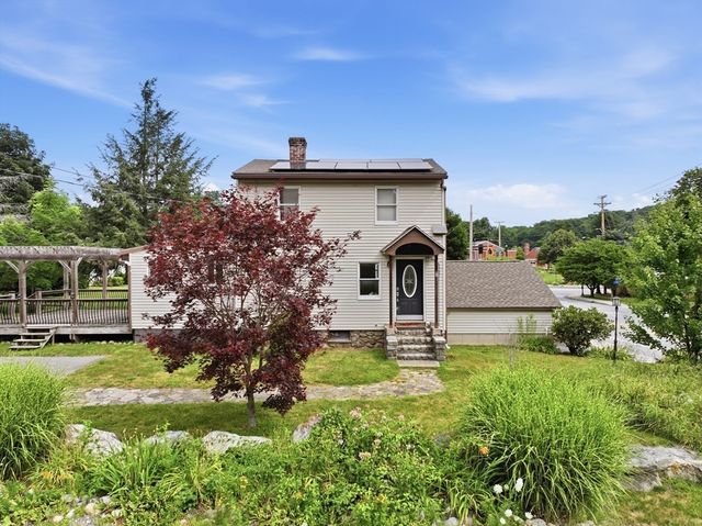 77 Holden St, Worcester, MA 01605