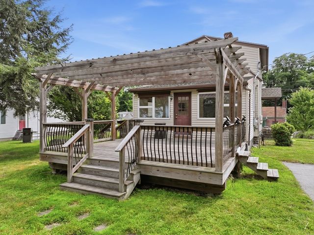 77 Holden St, Worcester, MA 01605