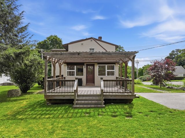 77 Holden St, Worcester, MA 01605
