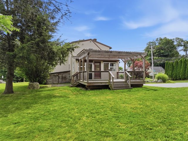 77 Holden St, Worcester, MA 01605