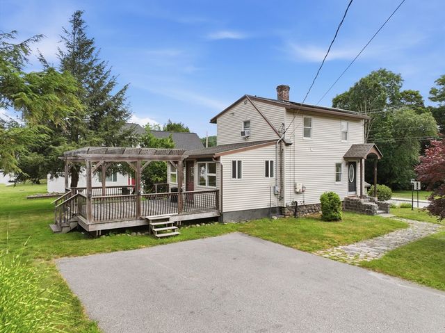 77 Holden St, Worcester, MA 01605