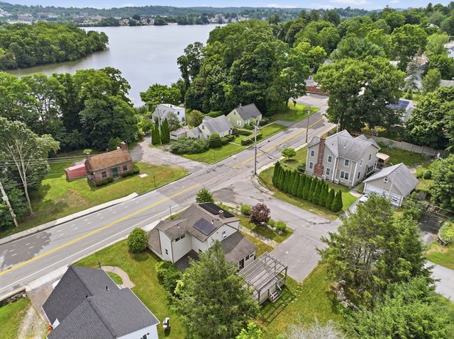 77 Holden St, Worcester, MA 01605