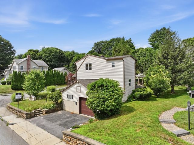77 Holden St, Worcester, MA 01605