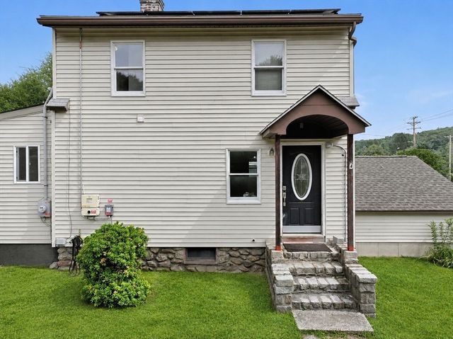 77 Holden St, Worcester, MA 01605