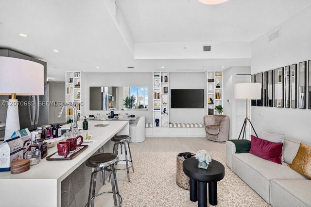 2000 Metropica Way 1901, Sunrise, FL 33323