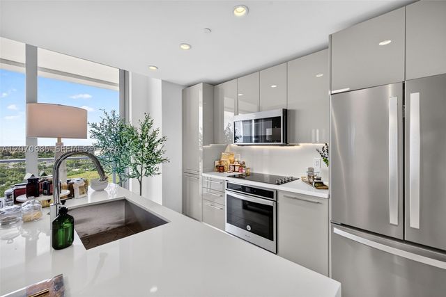 2000 Metropica Way 1901, Sunrise, FL 33323