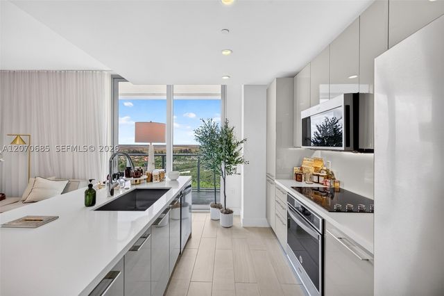 2000 Metropica Way 1901, Sunrise, FL 33323