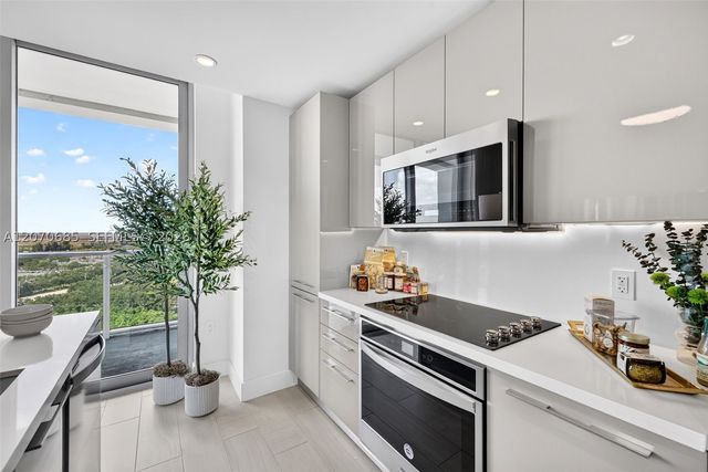 2000 Metropica Way 1901, Sunrise, FL 33323