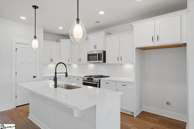457 Amaryllis Lane, Woodruff, SC 29388
