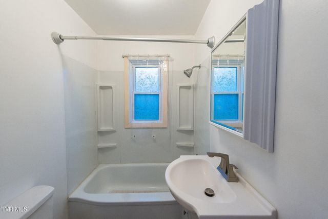 128 Beacon Street, Gate City, VA 24251