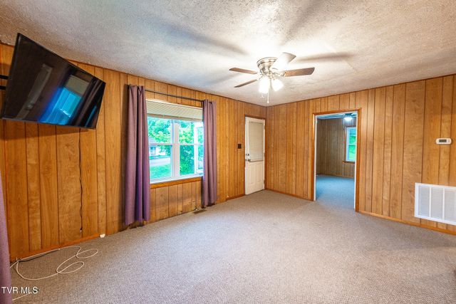 128 Beacon Street, Gate City, VA 24251