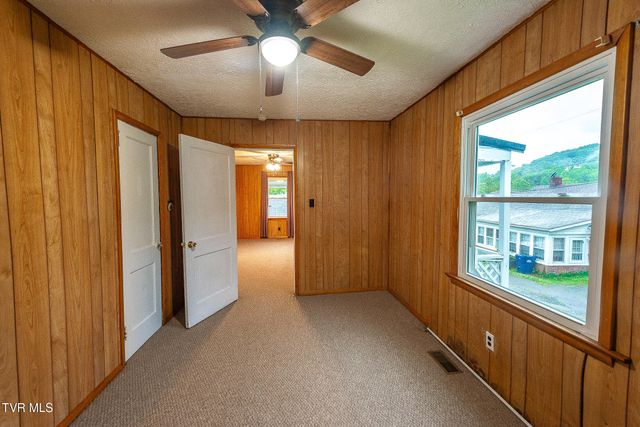 128 Beacon Street, Gate City, VA 24251