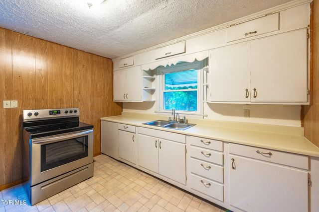 128 Beacon Street, Gate City, VA 24251