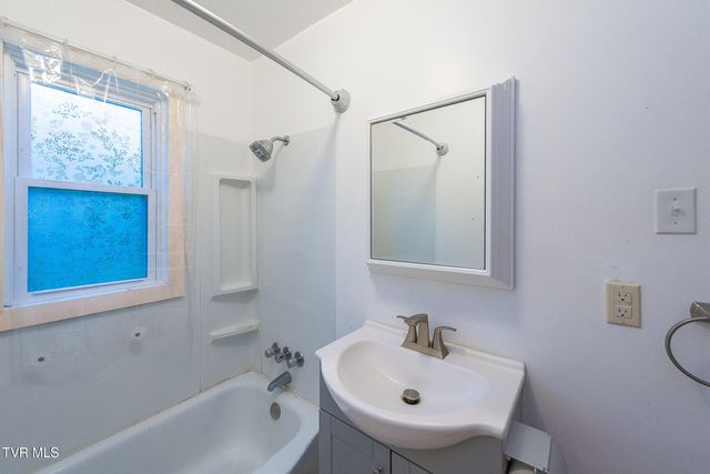 128 Beacon Street, Gate City, VA 24251