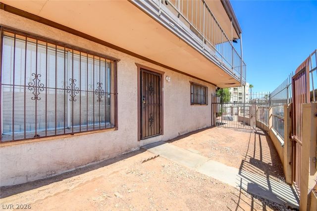 625 South Royal Crest Circle 13, Las Vegas, NV 89169