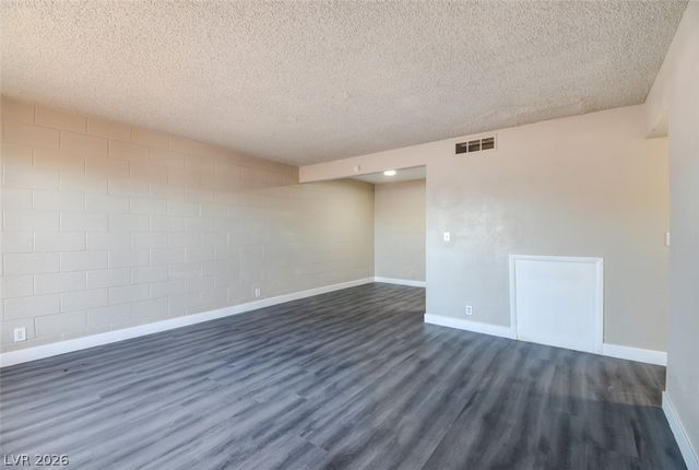 625 South Royal Crest Circle 13, Las Vegas, NV 89169