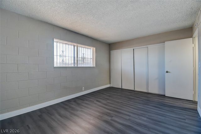625 South Royal Crest Circle 13, Las Vegas, NV 89169