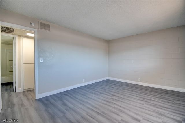 625 South Royal Crest Circle 13, Las Vegas, NV 89169