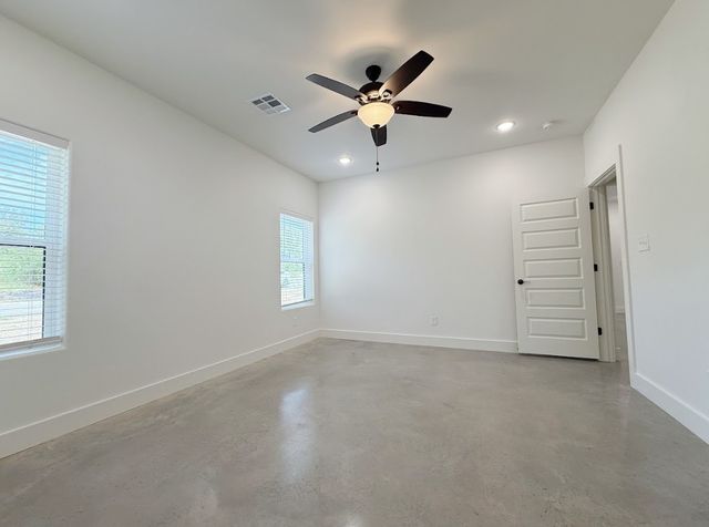 1901 S Lamar, Denison, TX 75021