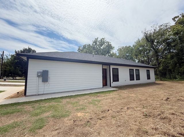 1901 S Lamar, Denison, TX 75021