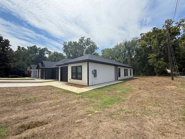 1901 S Lamar, Denison, TX 75021