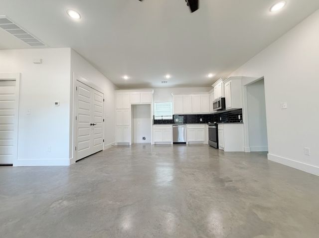 1901 S Lamar, Denison, TX 75021