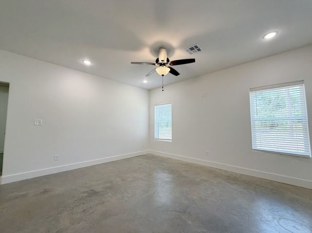 1901 S Lamar, Denison, TX 75021