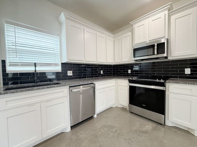 1901 S Lamar, Denison, TX 75021