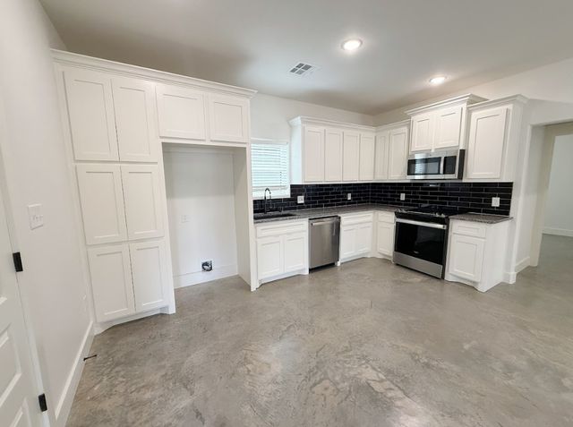 1901 S Lamar, Denison, TX 75021
