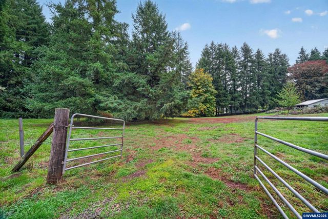 8095 Sunnyside Rd SE, Salem, OR 97306