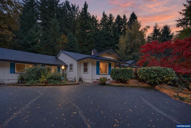 8095 Sunnyside Rd SE, Salem, OR 97306