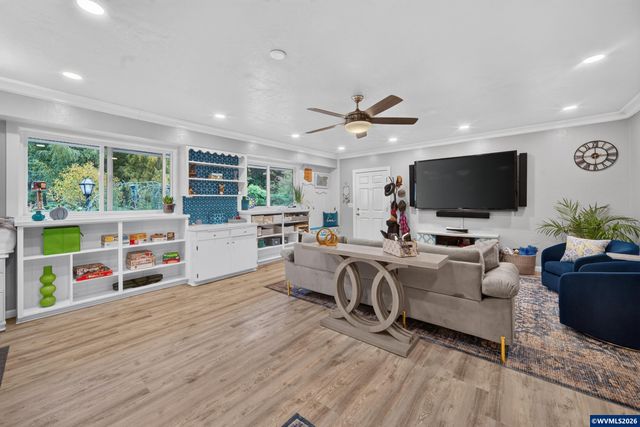 8095 Sunnyside Rd SE, Salem, OR 97306