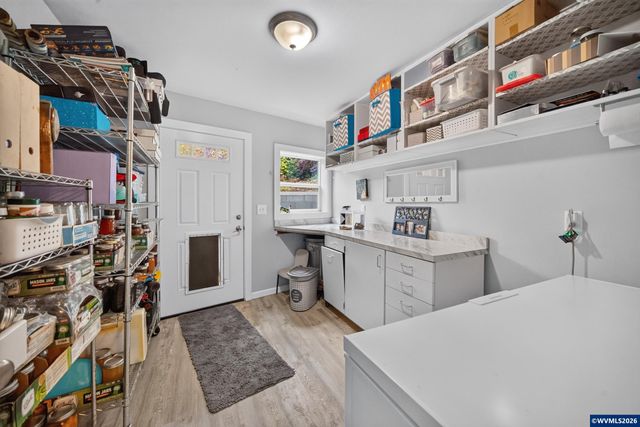 8095 Sunnyside Rd SE, Salem, OR 97306