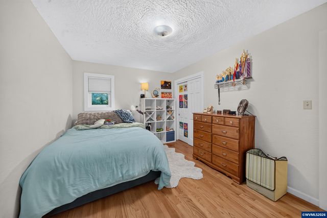 8095 Sunnyside Rd SE, Salem, OR 97306