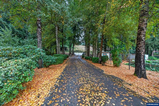 8095 Sunnyside Rd SE, Salem, OR 97306