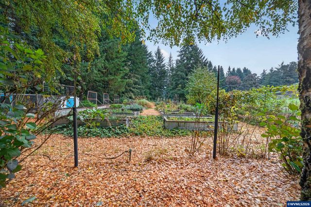 8095 Sunnyside Rd SE, Salem, OR 97306