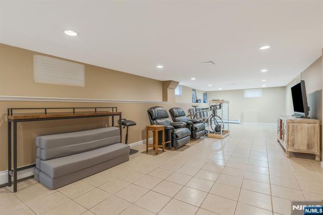 59 Colgate Avenue, Wyckoff, NJ 07481