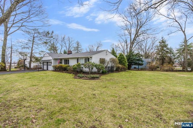 59 Colgate Avenue, Wyckoff, NJ 07481