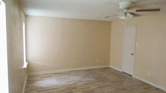 5810 Twisted Pine Court D, Houston, TX 77039