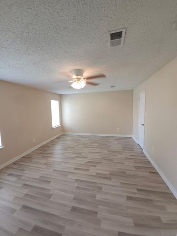 5810 Twisted Pine Court D, Houston, TX 77039