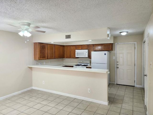 5810 Twisted Pine Court D, Houston, TX 77039